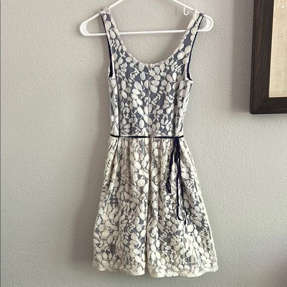 Westin Wear tulle Elegant Floral Lace Dress Sz Small impeccable - Picture 4 of 13